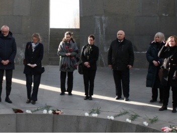 Бывший премьер-министр Франции Эдуар Филипп посетил Мемориал памяти жертв Геноцида армян