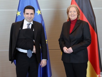 Мы ожидаем, что Германия применит санкции против Азербайджана: Ален Симонян на встрече с председателем Бундестага