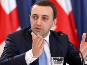 Премьер Грузии обвинил европарламентариев в д...