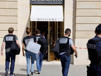 В Париже ограбили магазин Bulgari