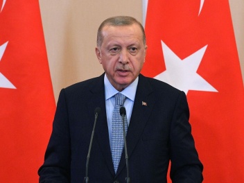 Президент Турции провел переговоры с лидерами...
