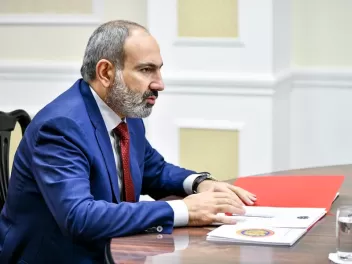 Премьер-министр Армении проводит заседание Со...
