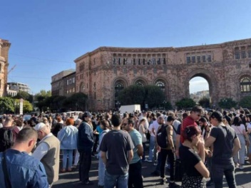 2 ժամում մոտ 10 հազար մարդ հավաքվեց․ «Հրապարակ»