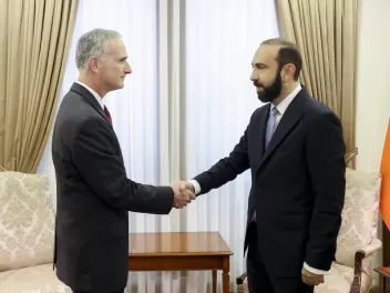 Арарат Мирзоян встретился со старшим советником США по переговорам на Кавказе Луисом Боно