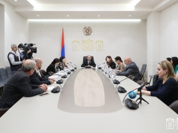 В комиссии НС обсудили кандидатуры на вакантные должности членов КТР Армении