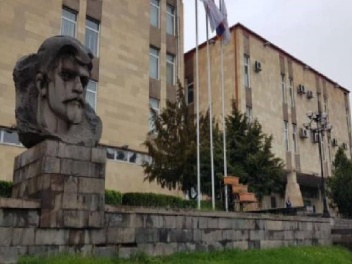 Խրախճանք թաղապետարանում՝ աշխատանքային ժամին․...