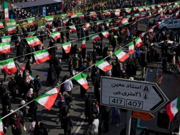 Около 25 млн иранцев вышли на демонстрации в...