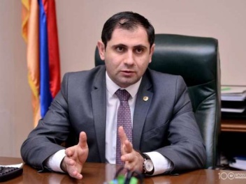 Папикян находится в Национальном Собрании Армении