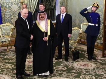Путин и король Бахрейна провели переговоры в...