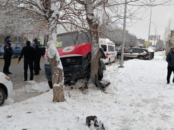 Գյումրիում երթուղայինի վթարի հետևանքով բուժկե...