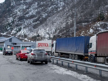 Լարսի ավտոճանապարհը փակ է բեռնատարների համար