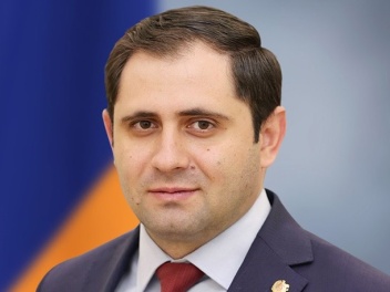 Սուրեն Պապիկյանը մեկնել է ԱՄՆ