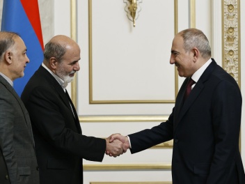 Փաշինյանն Իրանի ԱԽ քարտուղարի հետ քննարկել է...