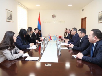 Սրբուհի Գալյանն ու Ղազախստանի դեսպանը քննարկե...