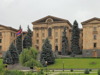 ԱԺ–ն առաջին ընթերցմամբ ընդունեց ԵՄ–ին անդամակ...