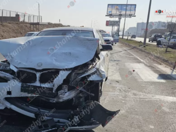 Երևան-Աշտարակ ավտոճանապարհին բախվել են «BMW»-...