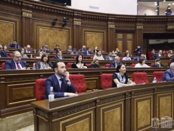Պետական մակարդակով խաբեություն, ծաղր, արկածախ...