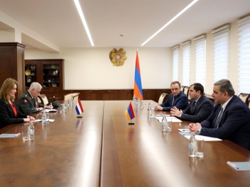 ՀՀ պաշտպանության նախարարն ու Նիդեռլանդների դե...