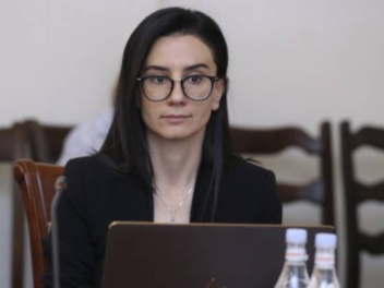 Վարդապետյանն ազատվել է վերջին տղամարդ օգնական...