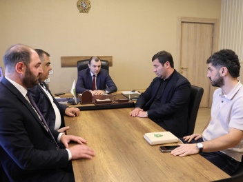 ԲԸՏՄ ղեկավարը աշխատակազմին է ներկայացրել իր ն...