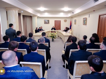 Քննչական կոմիտեի նախագահը հանդիպել է ապագա քն...