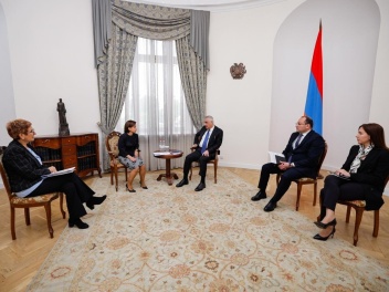 Մհեր Գրիգորյանն ընդունել է Զինծառայողների ապա...