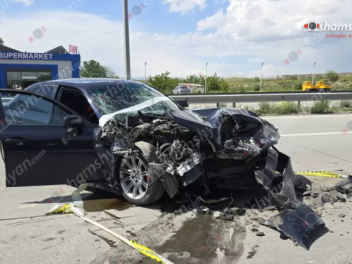 Մասիսում «BMW»-ն բախվել է բետոնախառնիչին