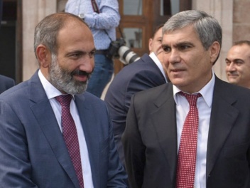 «Փաշինյանը գլուխը պատին կտա». Արամ Զավենիչի թ...