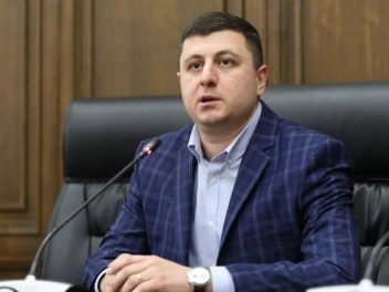 Միտումնավոր հետաձգել են քննարկումը․ «Հրապարակ»
