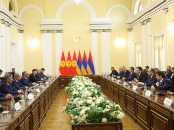 Ալեն Սիմոնյանն ընդունել է Ղրղզստանի խորհրդարանի նախագահի գլխավորած պատվիրակությանը
