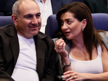 Երկրի գլխավոր հոգեւոր մաֆիոզն ակնհայտորեն վրդ...