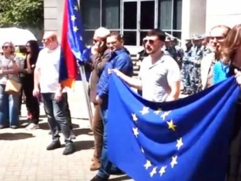 Քանի՞ հոգի էր Հայաստանում դեմ Լավրովի այցին....