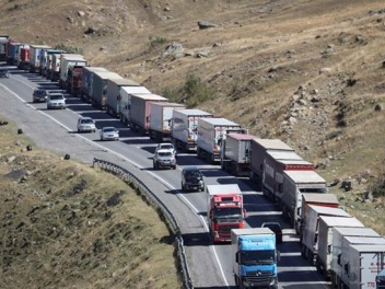 Վրաստանը ժամանակավորապես սահմանափակել է բեռնա...