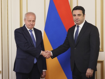 Ալեն Սիմոնյանն ընդունել է ՀՀ-ում ՌԴ դեսպանին