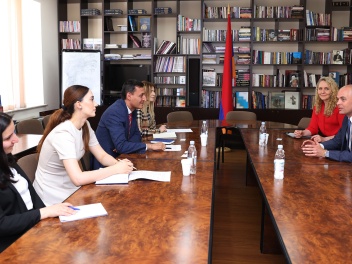 «Սթիրլինգ» հիմնադրամը հետաքրքրված է հատկապես...
