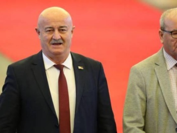 Չգիտեն՝ ինչ անեն Փաշինյանի հետ․ «Հրապարակ»