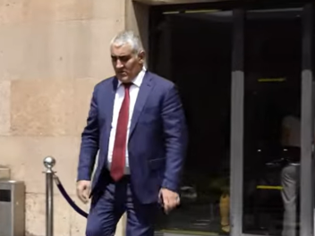 «Մի հրե՛ք». Նոր Նորքի թաղապետը հարցերի չպատաս...