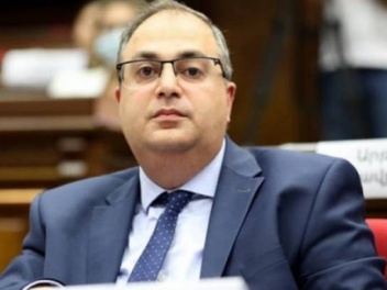 ՔՊ-ականները բյուջեի հաշվին շարունակում են իրե...