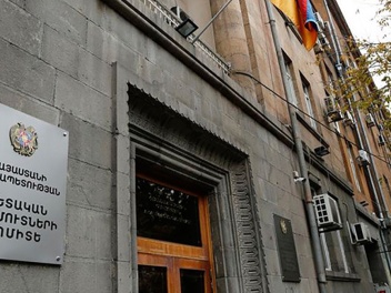 ՊԵԿ պաշտոնատար անձ է ձերբակալվել