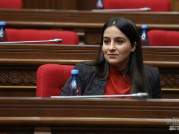 Report արեք, Facebook-ը պարտավոր է վերանայել...