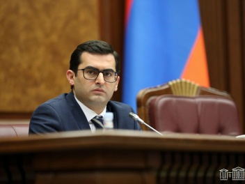 Անլուրջ հարց է․ Հակոբ Արշակյանը՝ Փաշինյան անվ...