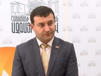 Երեխես ժպիտով է ծնվել, անունը Սմայլի ենք դրել...