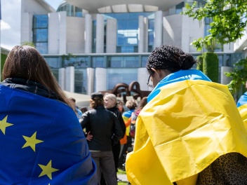 Большинство граждан ЕС поддерживают помощь Ук...