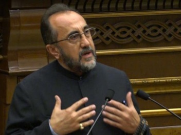 Միքայել Սրբազանը կալանավորվեց
