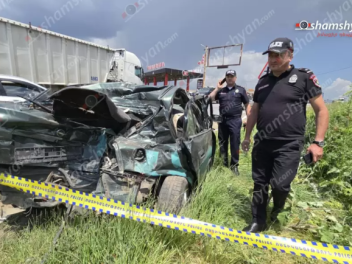 Բախվել են բեռնատարն ու «Opel»-ը