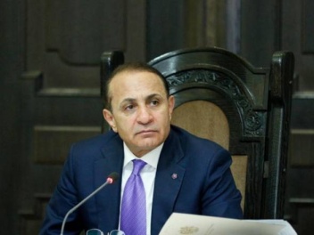 Հովիկ Աբրահամյանին են ձերբակալել, այս պահին խ...