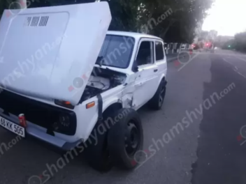 Երևանում բախվել են «ՎԱԶ 2121»–ը և «Հայասա» մո...