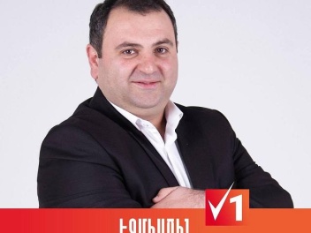 Ապօրինի և ծիծաղելի պատճառներով խուզարկություններ են իրականացվում Էջմիածնում․ Սևակ Խաչատրյան