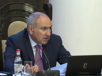 Փաշինյանը կրկին անդրադարձավ եկեղեցուն
