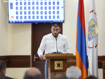 Շոու է՝ սիրուն խոսքեր ու ավիրված քաղաք․ Սամվե...
